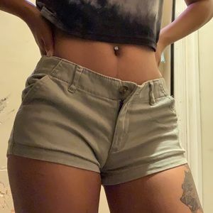 Woman’s grayish cargo short shorts size 0